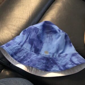 lululemon athletica Kids Blue Tie-Dye Bucket Hat
